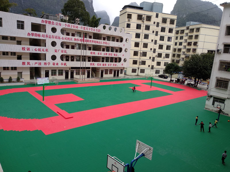 石家莊懸浮地板戶外籃球場室外幼兒園輪滑懸浮地墊懸浮式拼裝運(yùn)動(dòng)地板廠家