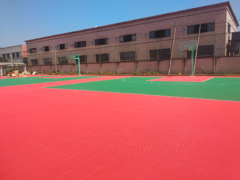懸浮地板戶外籃球場室外幼兒園輪滑懸浮地墊懸浮式拼裝運動地板生產(chǎn)廠家